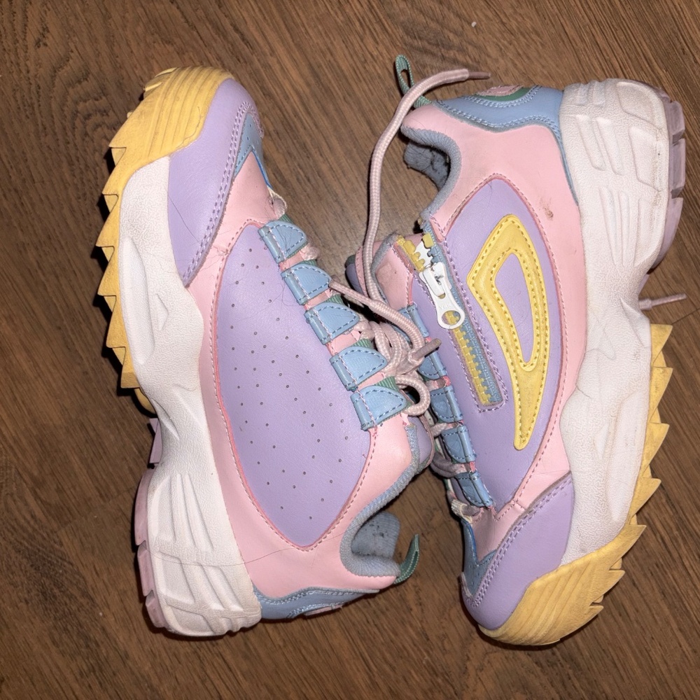 Kawaiii Fila Disruptors - Picture 2 of 8
